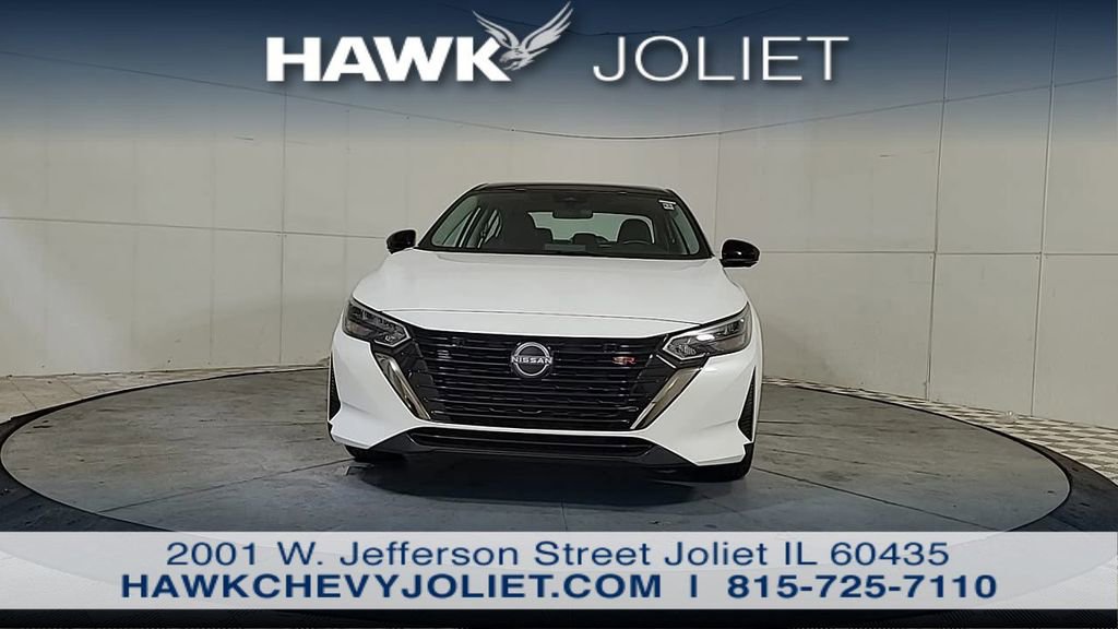 Used 2025 Nissan Sentra SR w/ SR Premium Package image 2