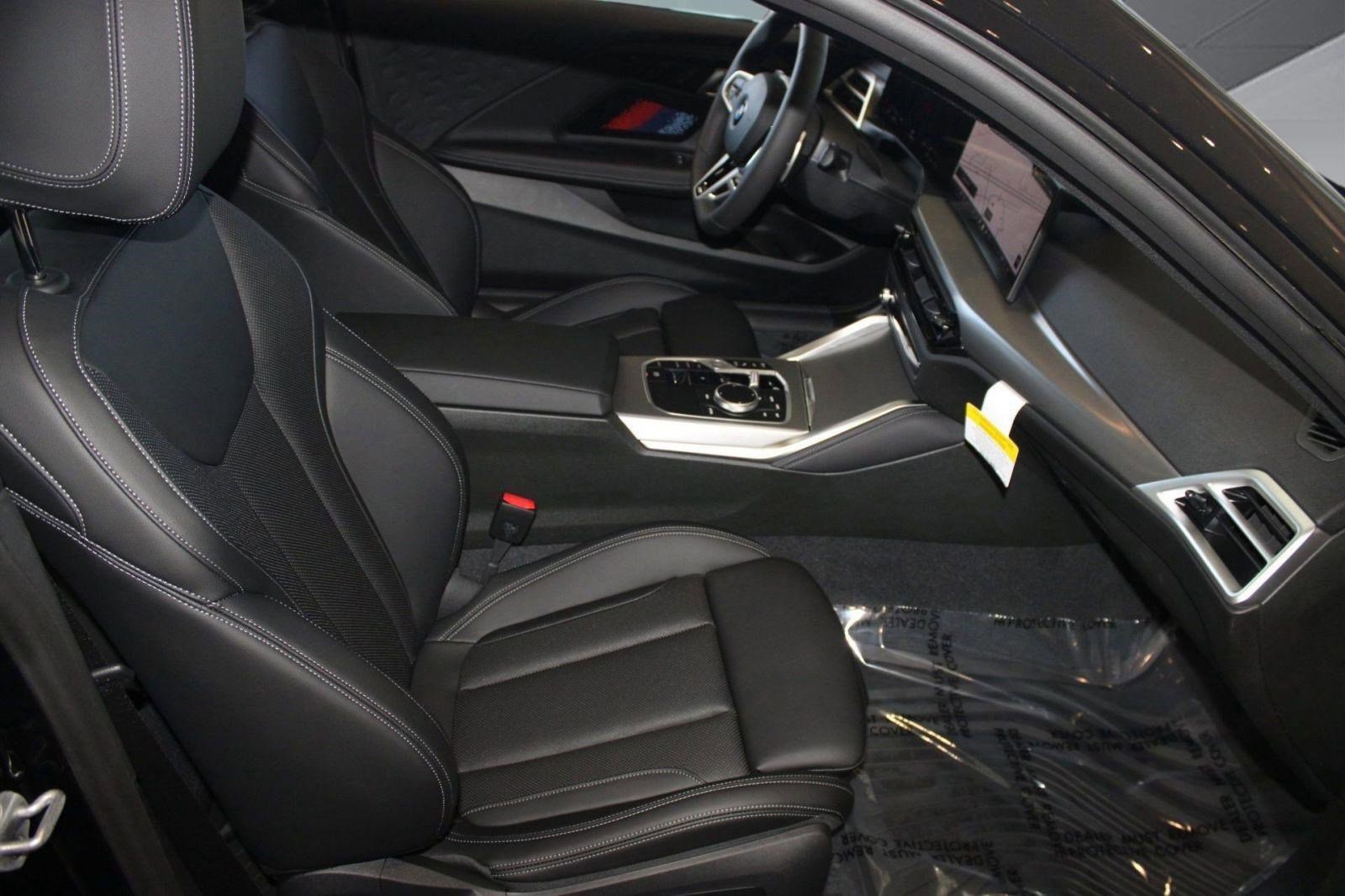 Used 2025 BMW 230i Coupe w/ M Sport Package RWD image 28