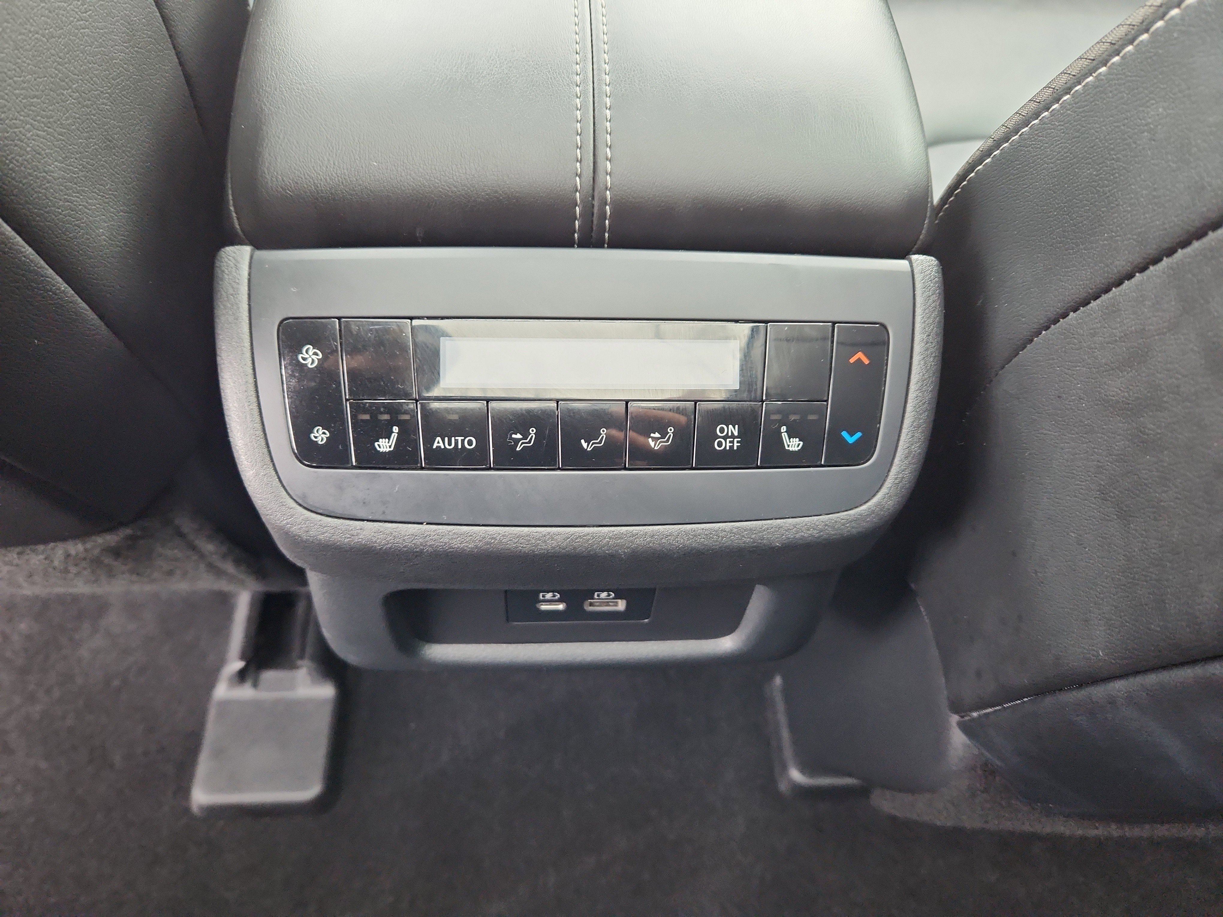 Used 2022 Nissan Pathfinder SL w/ SL Premium Package image 27