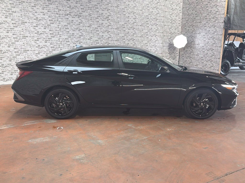 New 2026 Hyundai Elantra SEL Sport FWD image 8