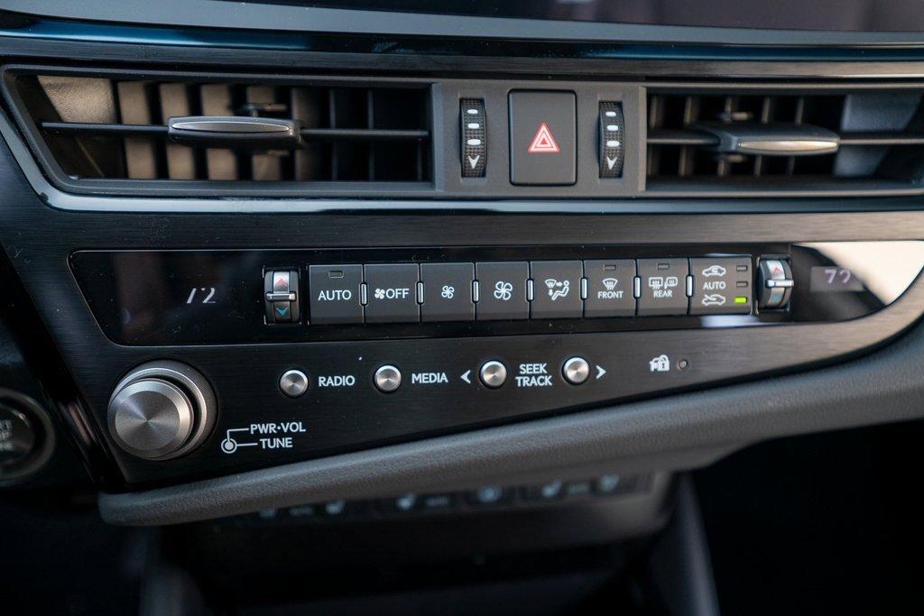 New 2025 Lexus ES 350 Ultra Luxury image 32