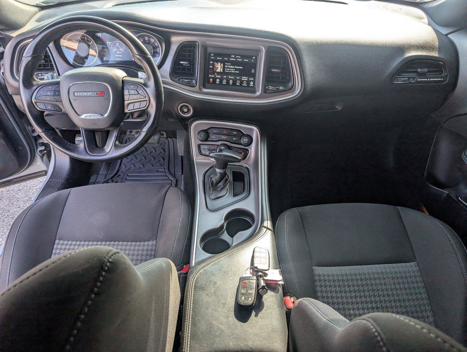 Used 2022 Dodge Challenger GT RWD image 33