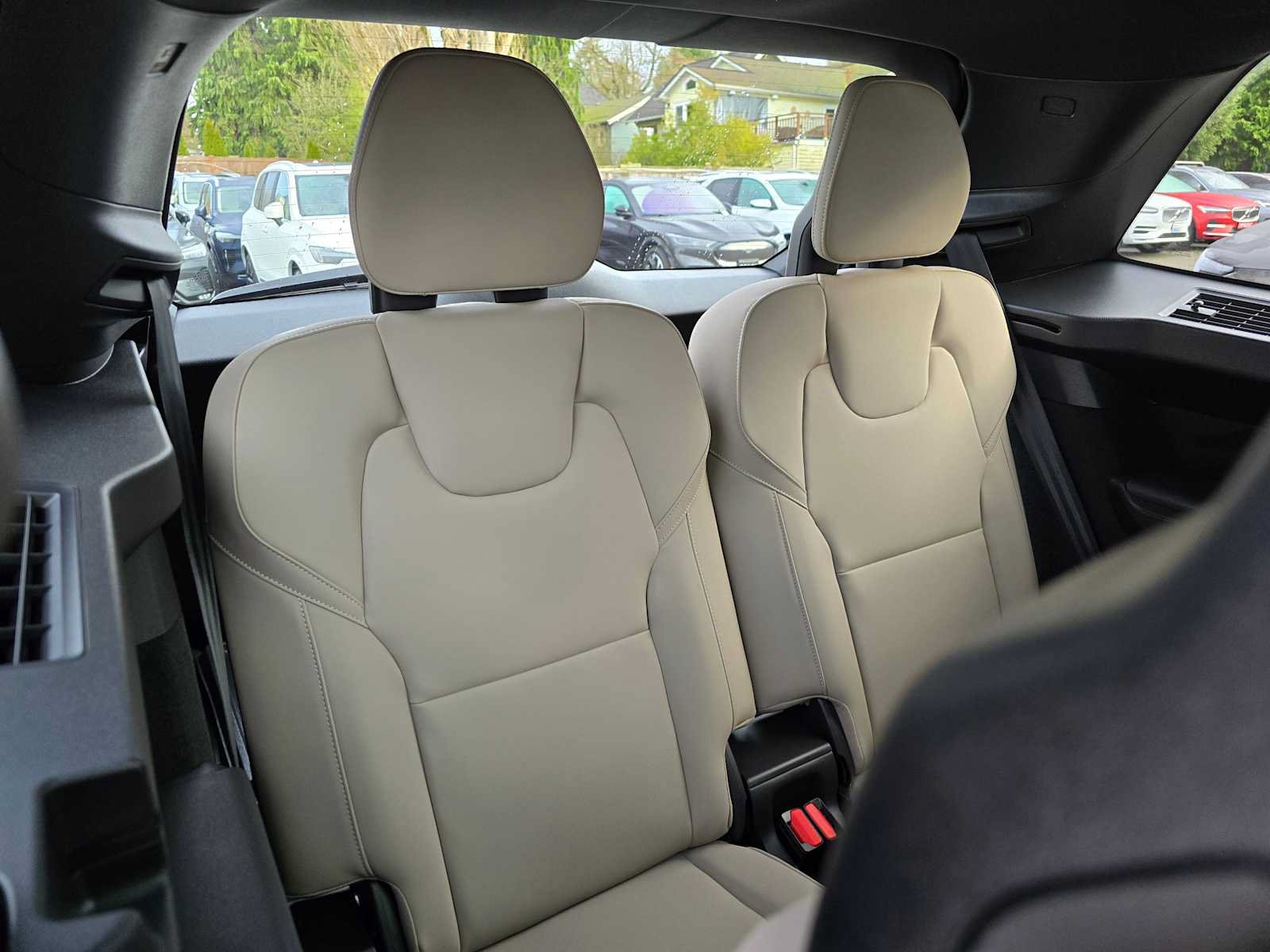 New 2026 Volvo XC90 B6 Plus w/ Protection Package Premier AWD/4WD image 15
