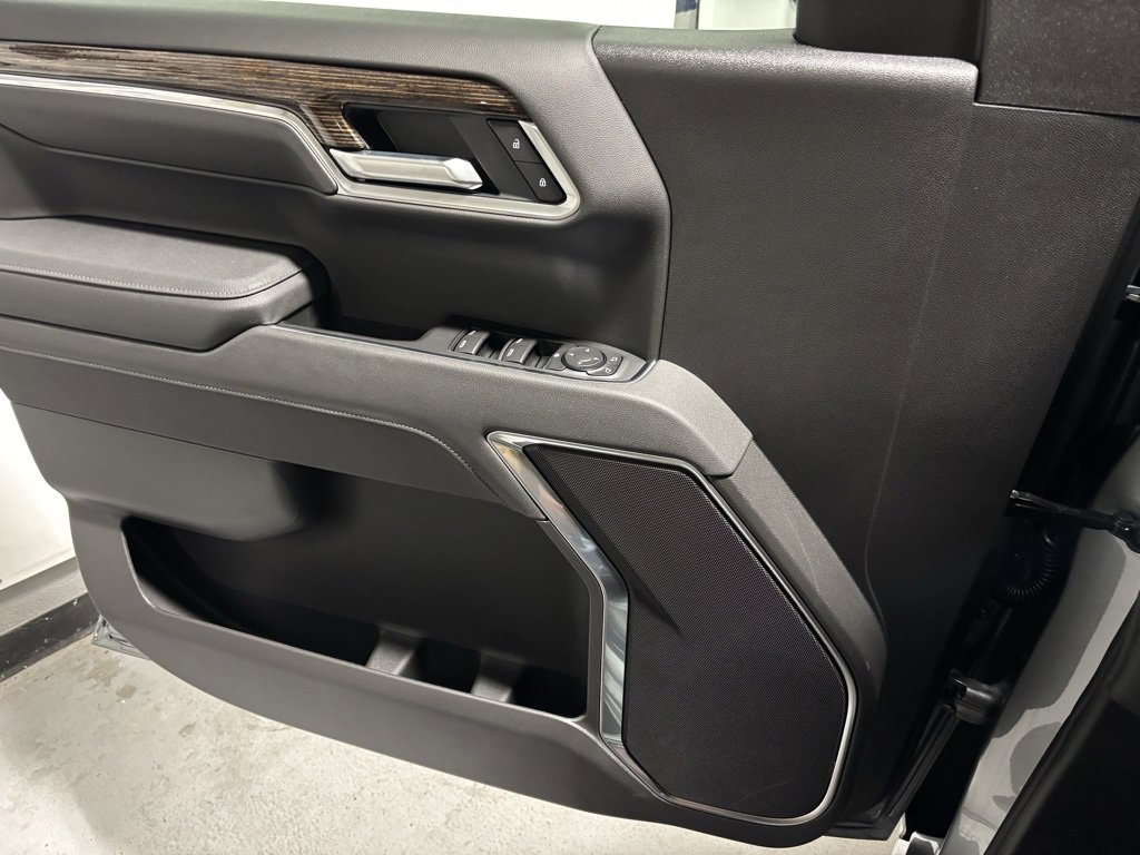 New 2026 GMC Sierra 1500 SLE w/ Preferred Package image 11