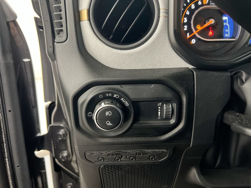 New 2026 Jeep Gladiator Sport AWD/4WD image 18