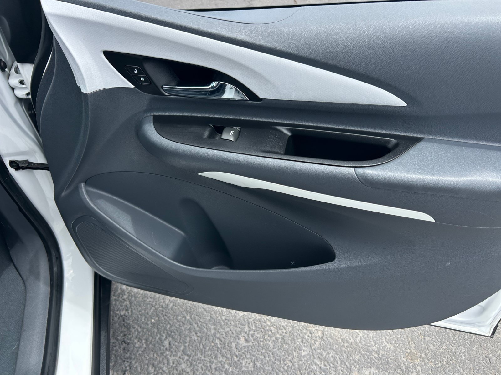Used 2019 Chevrolet Bolt LT FWD image 16