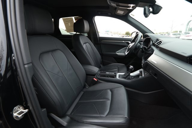 Used 2024 Audi Q3 2.0T Premium image 30