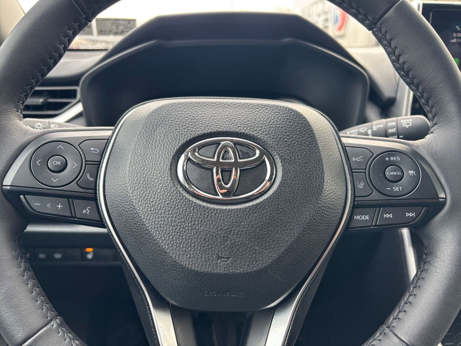 Used 2025 Toyota RAV4 XLE w/ Weather Package image 29