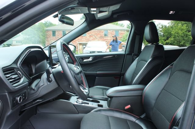 Used 2024 Ford Escape ST-Line w/ Tech Pack #1 AWD/4WD image 12