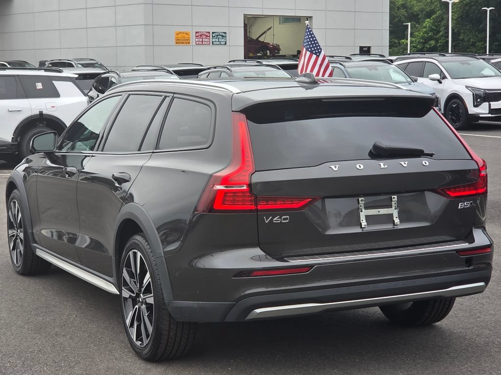 Used 2024 Volvo V60 B5 Cross Country Ultimate AWD/4WD image 6
