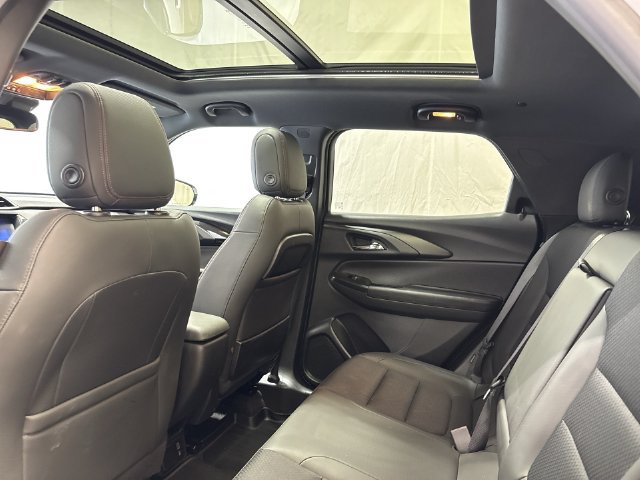 Certified 2022 Chevrolet TrailBlazer RS w/ Sun and Liftgate Package AWD/4WD image 14