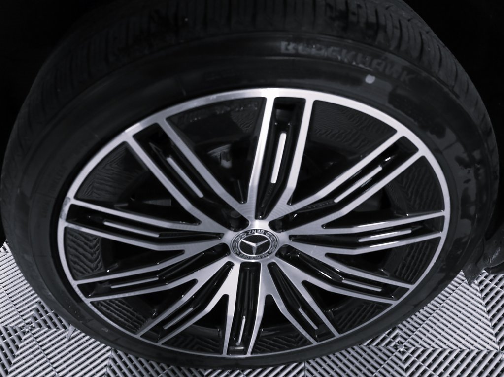 Used 2023 Mercedes-Benz EQE 500 4MATIC SUV w/ Pinnacle Trim Package image 7