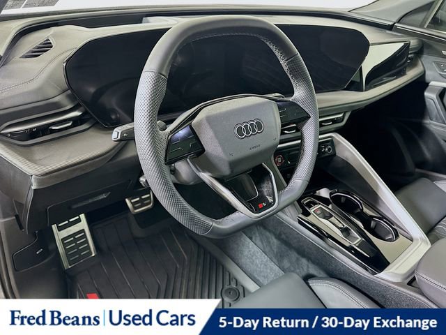 Used 2025 Audi SQ5 Premium Plus w/ Premium Plus Package image 10