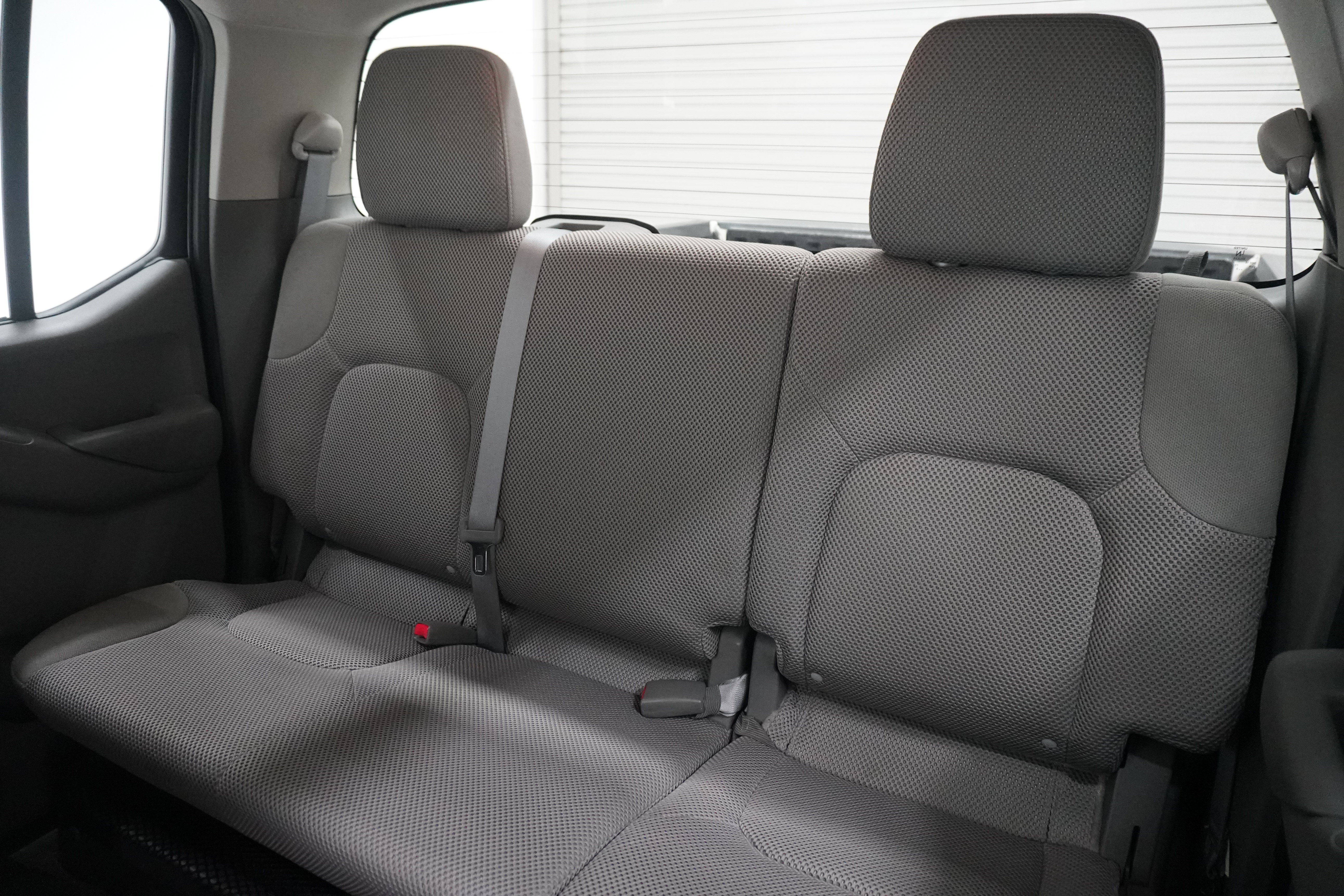 Used 2013 Nissan Frontier SV w/ SV Value Truck Pkg RWD image 10
