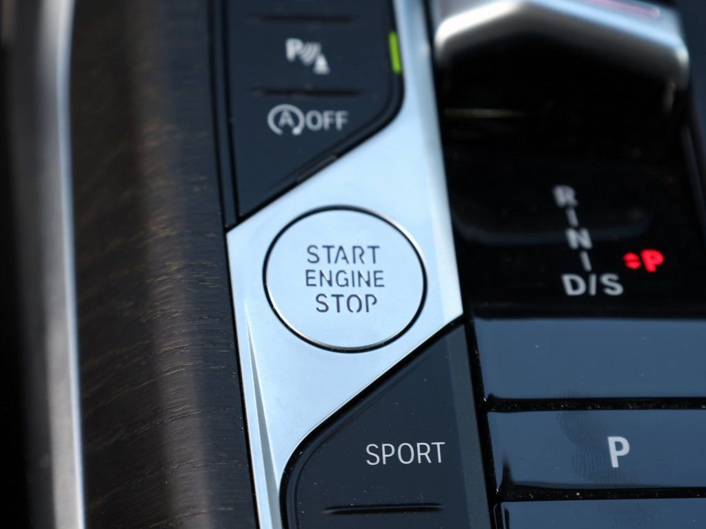 Used 2024 BMW 330i Sedan w/ Premium Package image 29