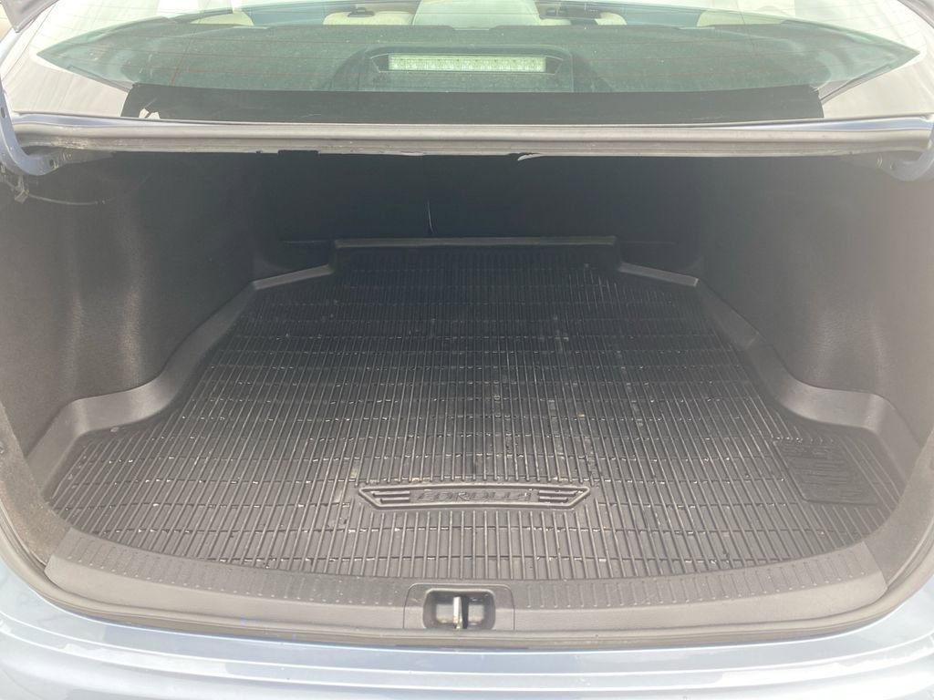 Used 2024 Toyota Corolla LE w/ LE Convenience Package image 25