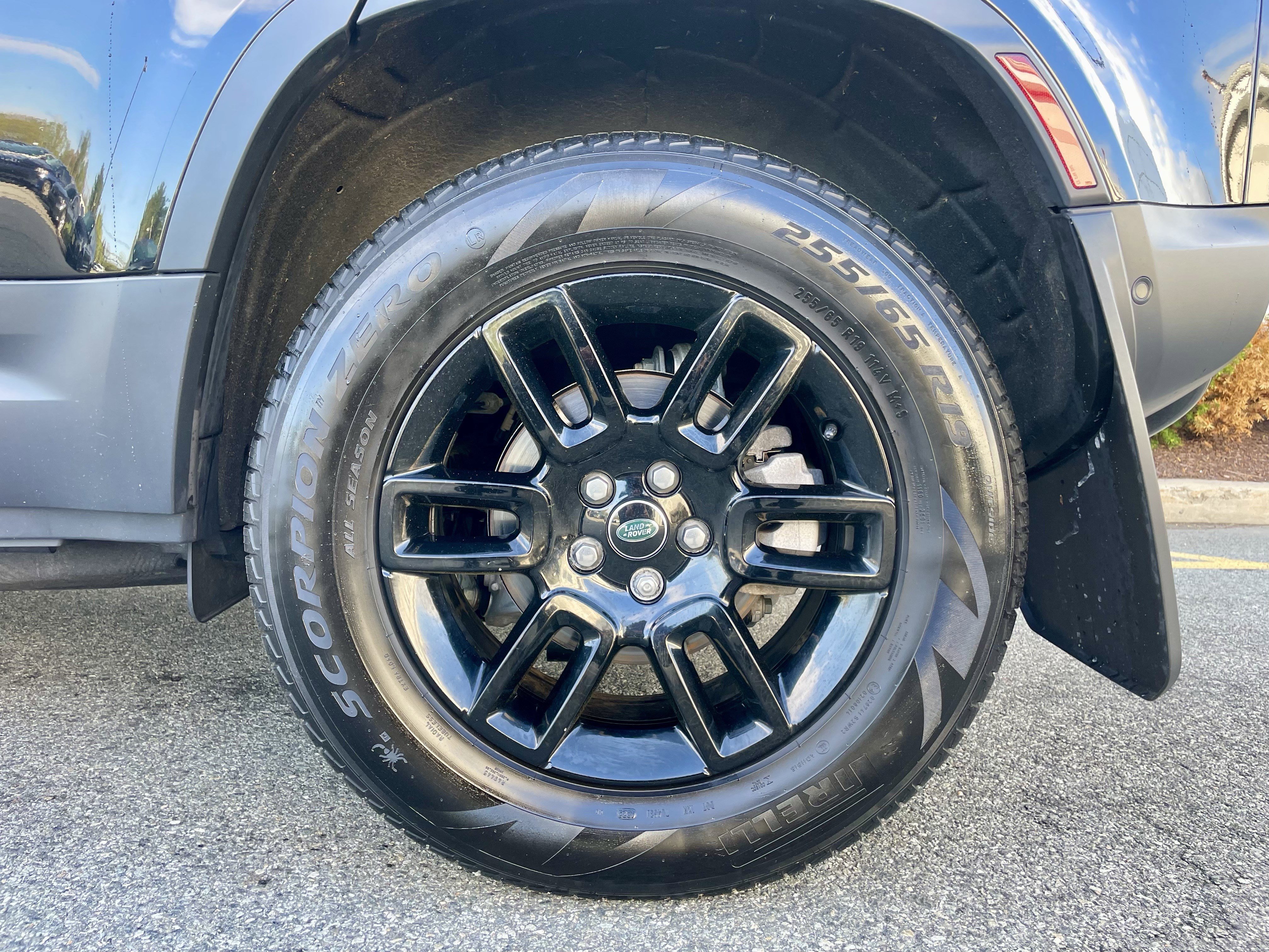 Used 2024 Land Rover Defender 110 S image 10