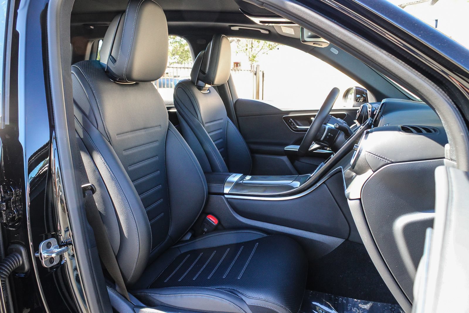 Certified 2026 Mercedes-Benz GLC 300 4MATIC image 17