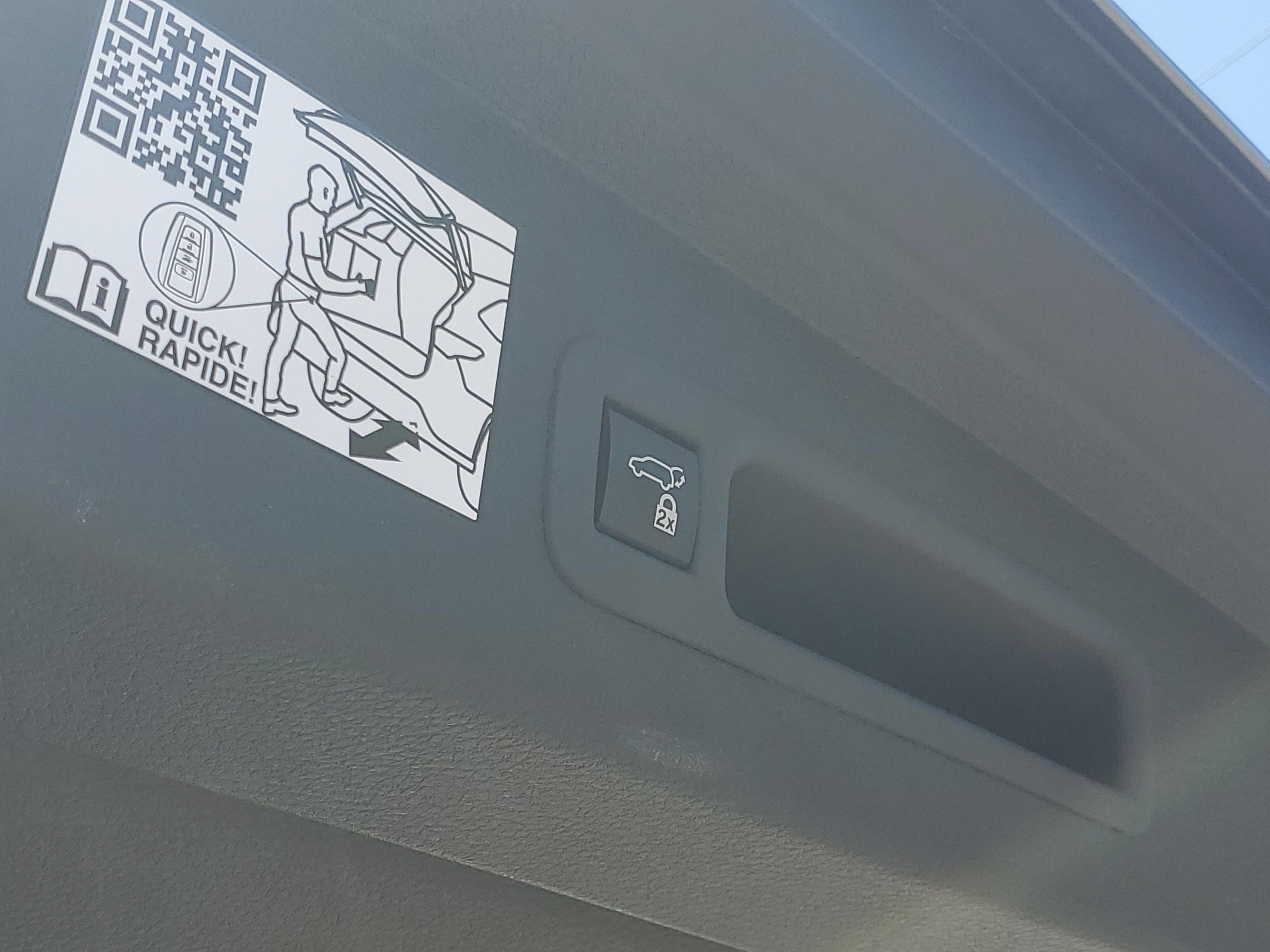 Certified 2023 Toyota Sienna Platinum FWD image 10