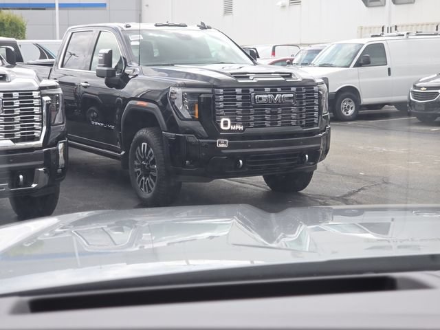 New 2026 GMC Yukon Denali w/ Advanced Technology Package AWD/4WD image 8