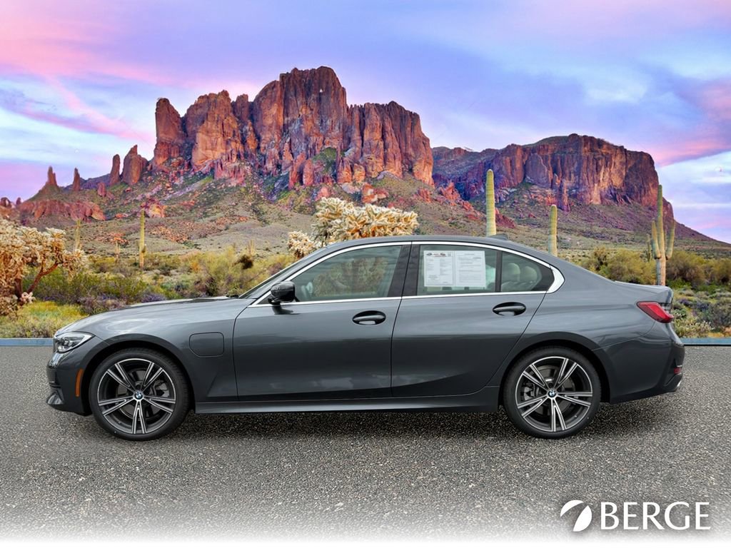 Used 2021 BMW 330e xDrive w/ Convenience Package image 3