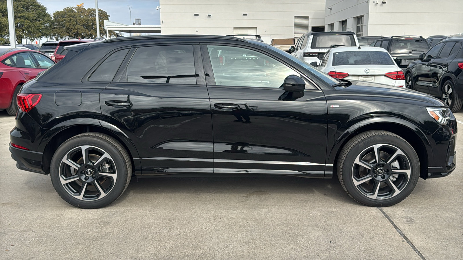 New 2025 Audi Q3 2.0T Premium Plus image 8