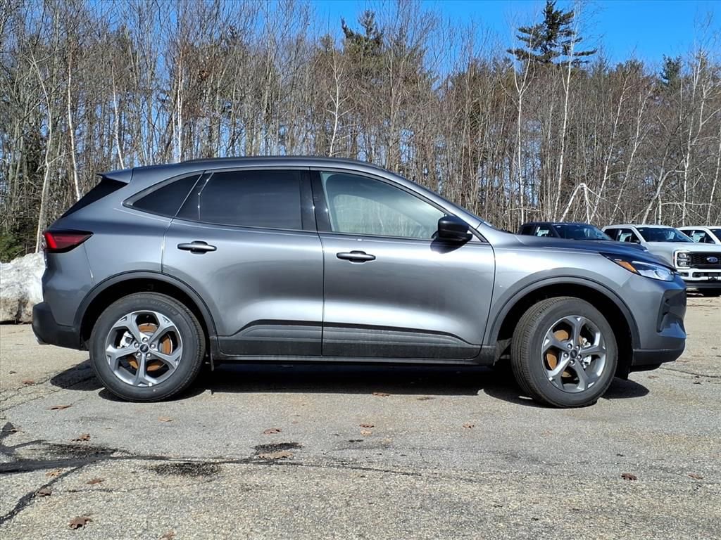 New 2026 Ford Escape ST-Line w/ Cold Weather Package AWD/4WD image 4