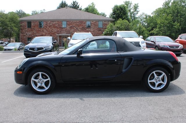 Used 2001 Toyota MR2 RWD image 5