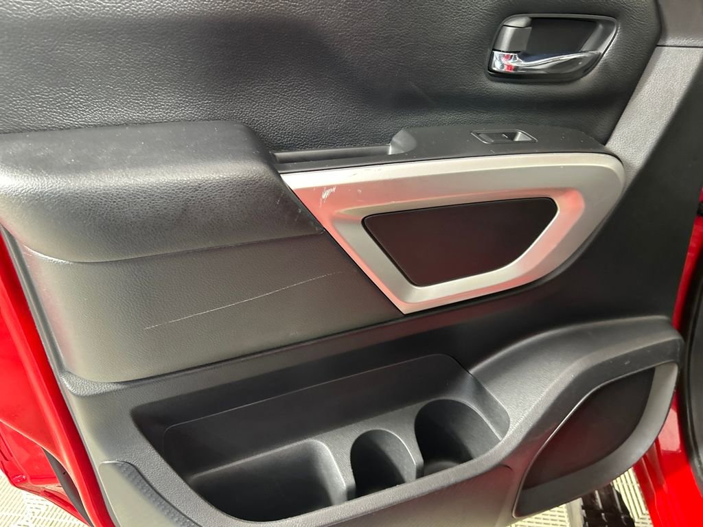Used 2021 Nissan Titan SV w/ SV Convenience Package image 18