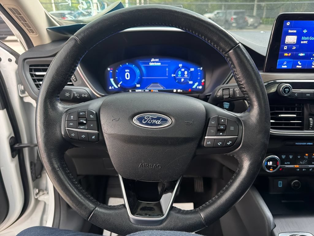 Used 2020 Ford Escape Titanium FWD image 19