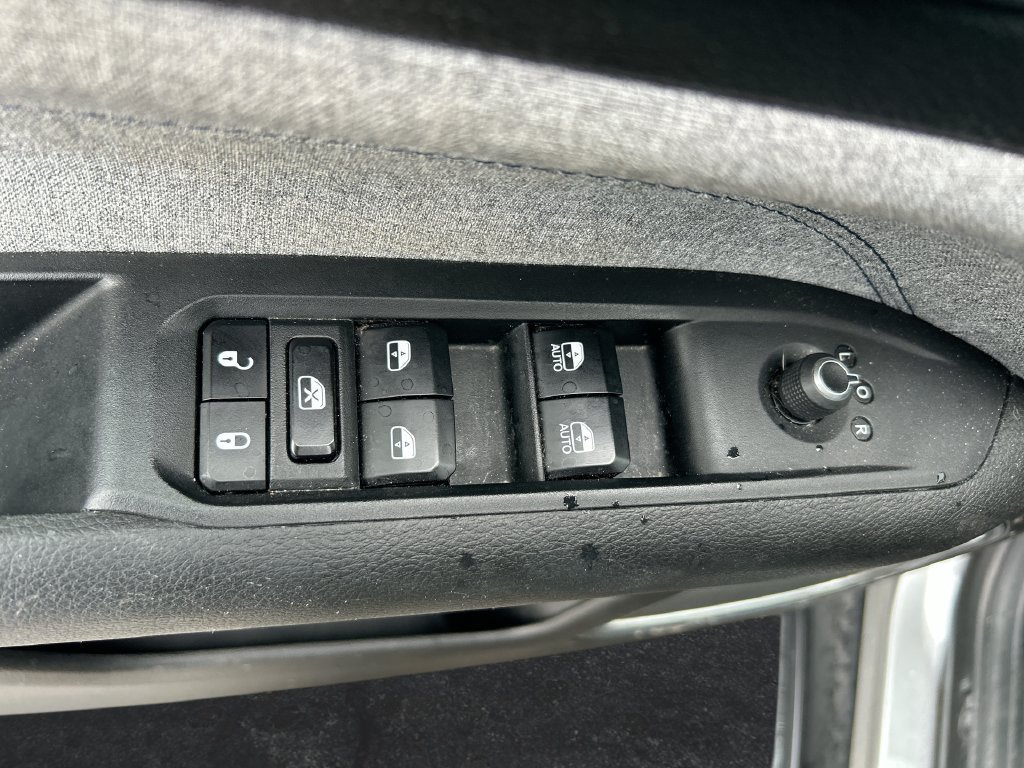 Used 2024 Jeep Compass Latitude AWD/4WD image 12
