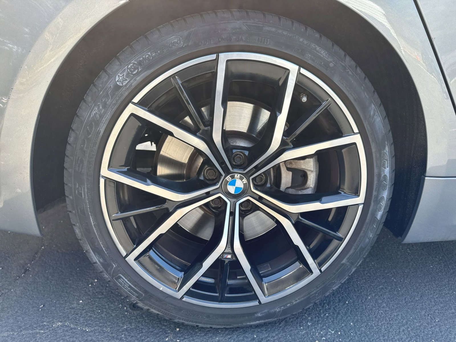 Certified 2023 BMW 540i xDrive w/ M Sport Package image 31