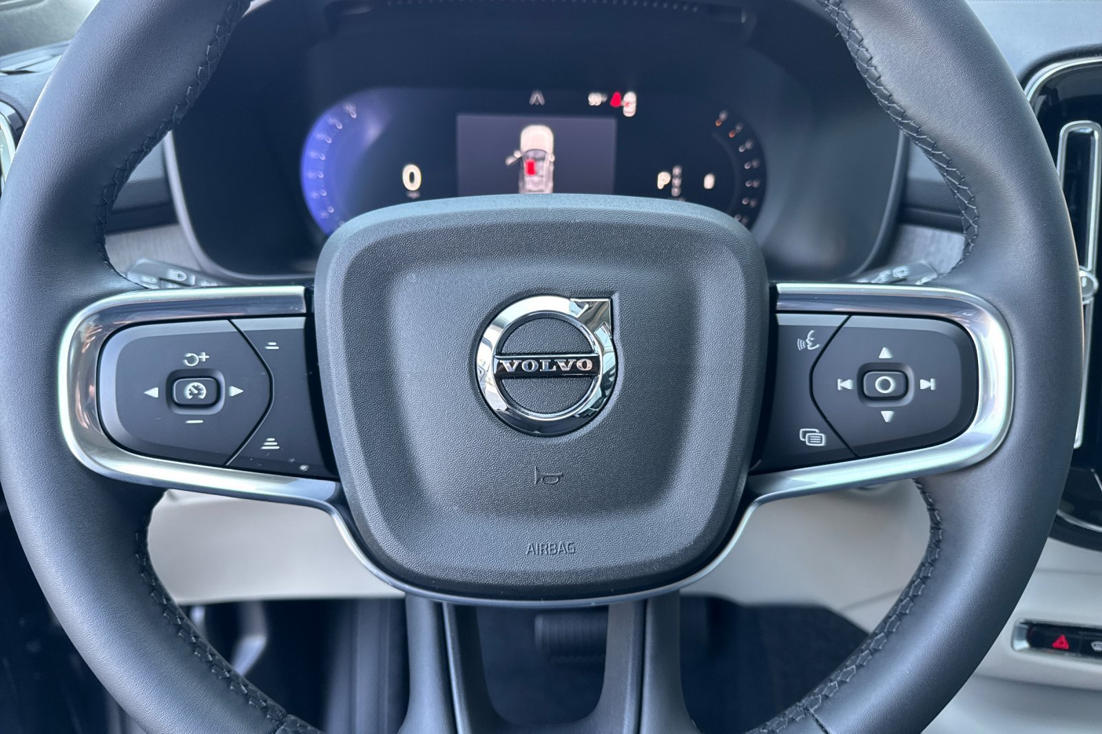 New 2026 Volvo XC40 B5 Ultra w/ Protection Package Premier AWD/4WD image 27