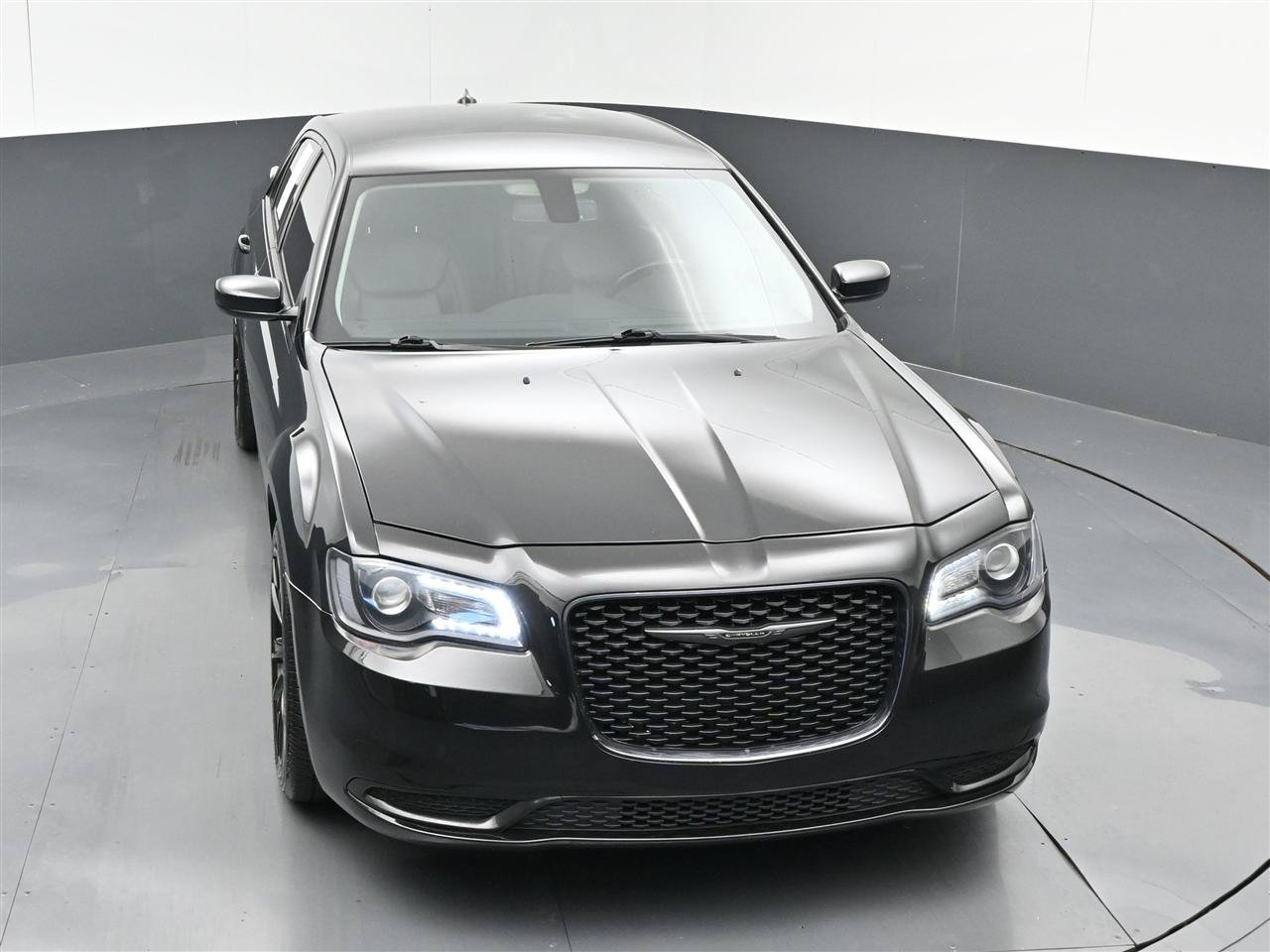 Used 2021 Chrysler 300 Touring w/ Sport Appearance Package RWD image 22