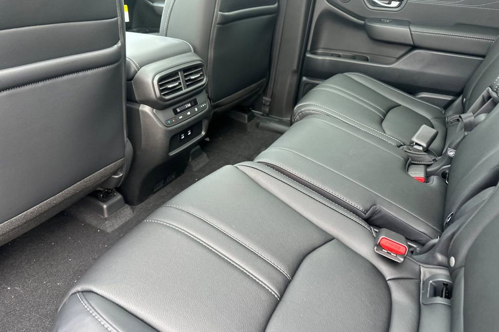 New 2026 Honda Pilot Touring image 12