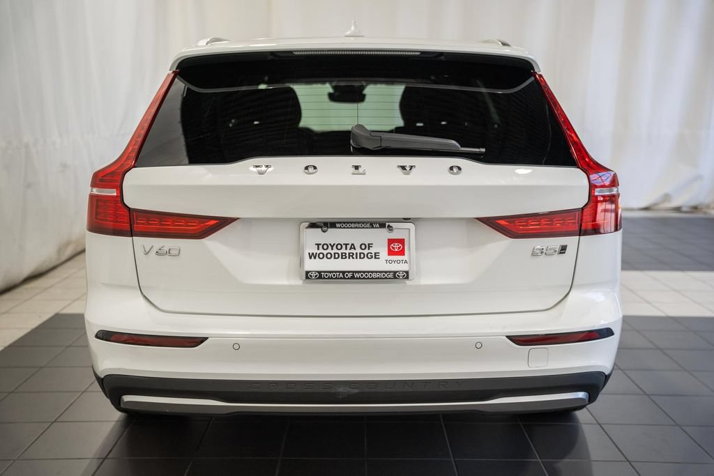 Used 2025 Volvo V60 B5 Cross Country Plus AWD/4WD image 5