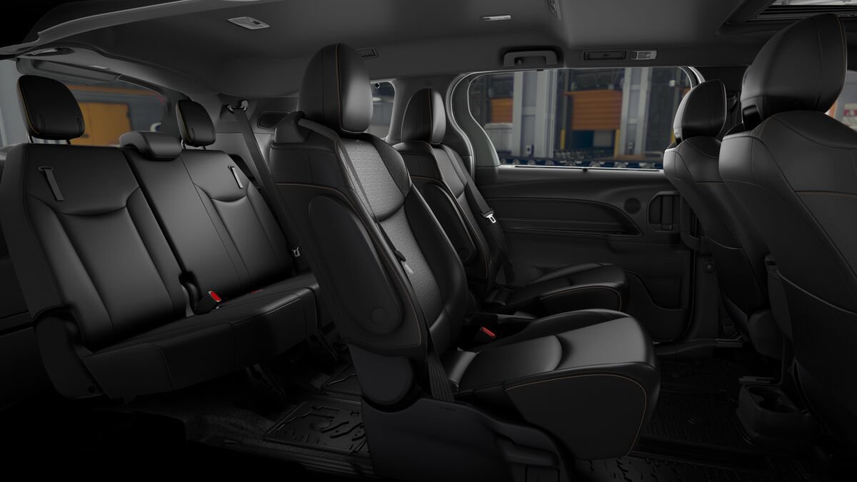 New 2026 Toyota Sienna XLE Woodland Edition AWD/4WD image 21