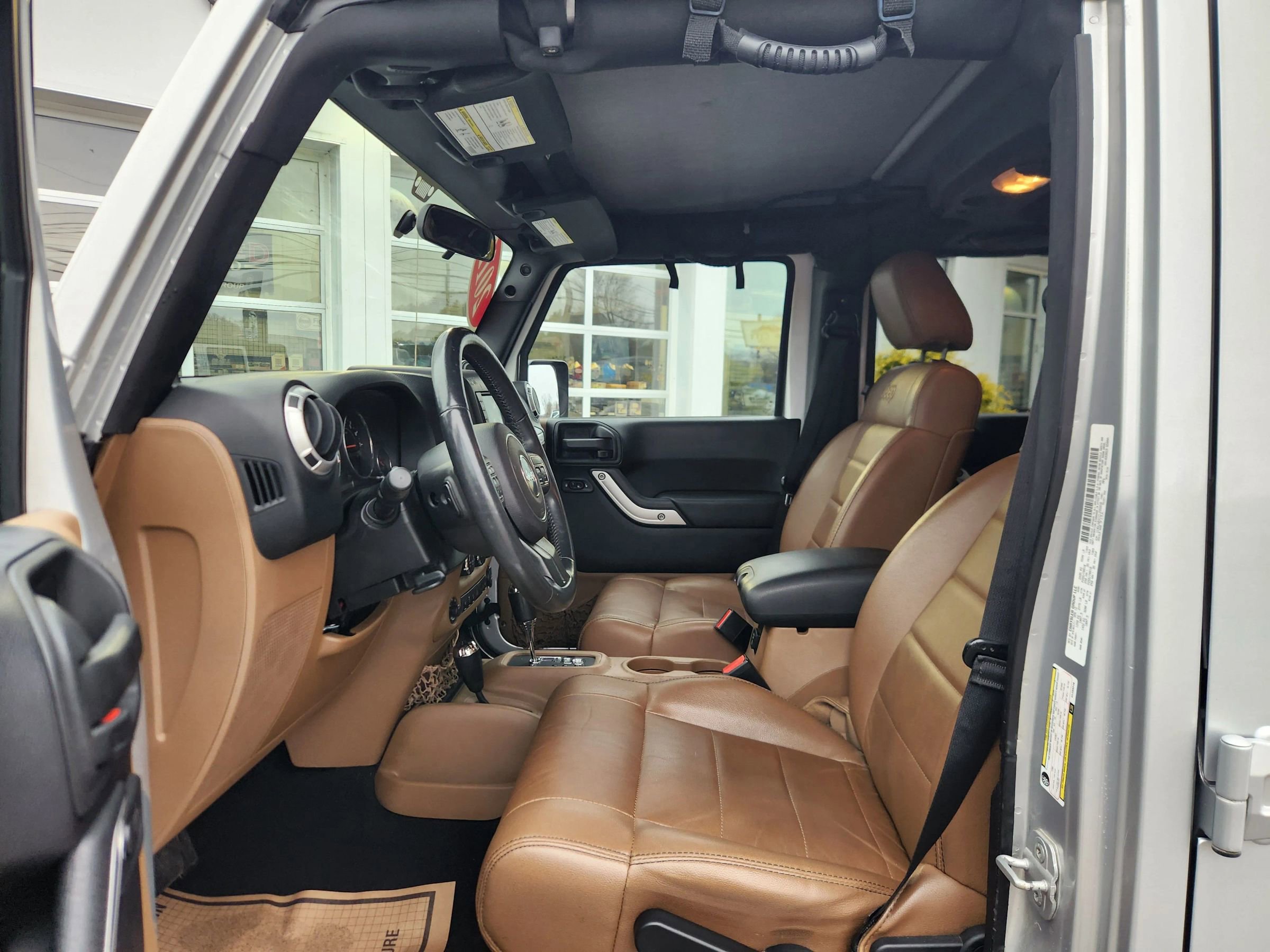 Used 2012 Jeep Wrangler Unlimited Sahara w/ Dual Top Group image 27