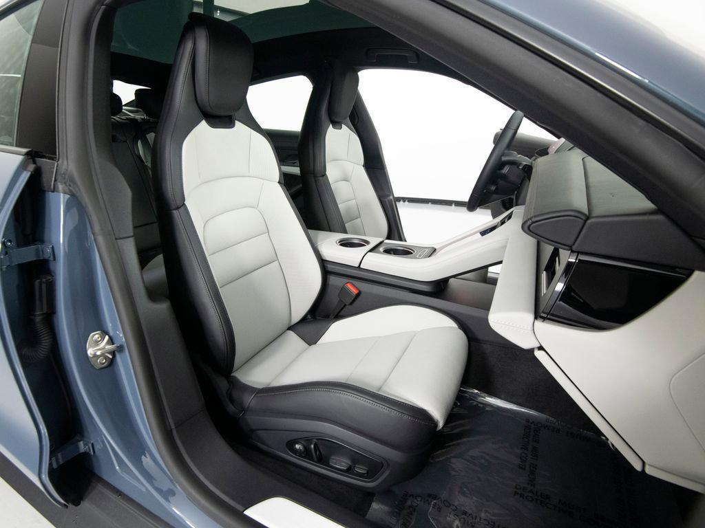 New 2026 Porsche Taycan 4 image 34
