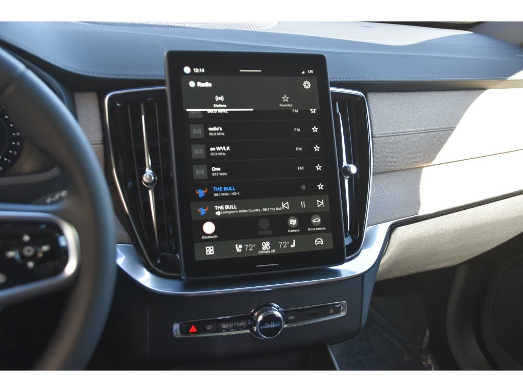 New 2026 Volvo XC90 B6 Plus w/ Protection Package Premier image 19