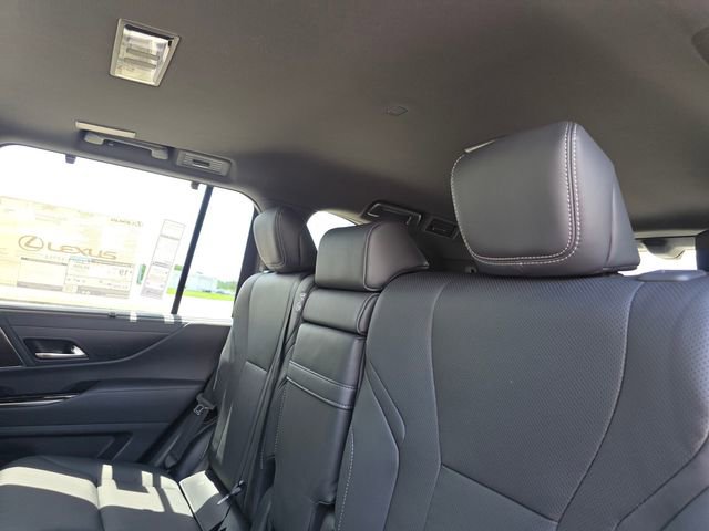 New 2026 Lexus LX 600 4WD w/ Luxury Package image 18