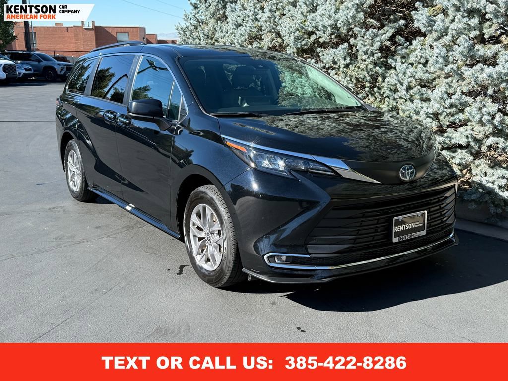 Used 2024 Toyota Sienna XLE image 13