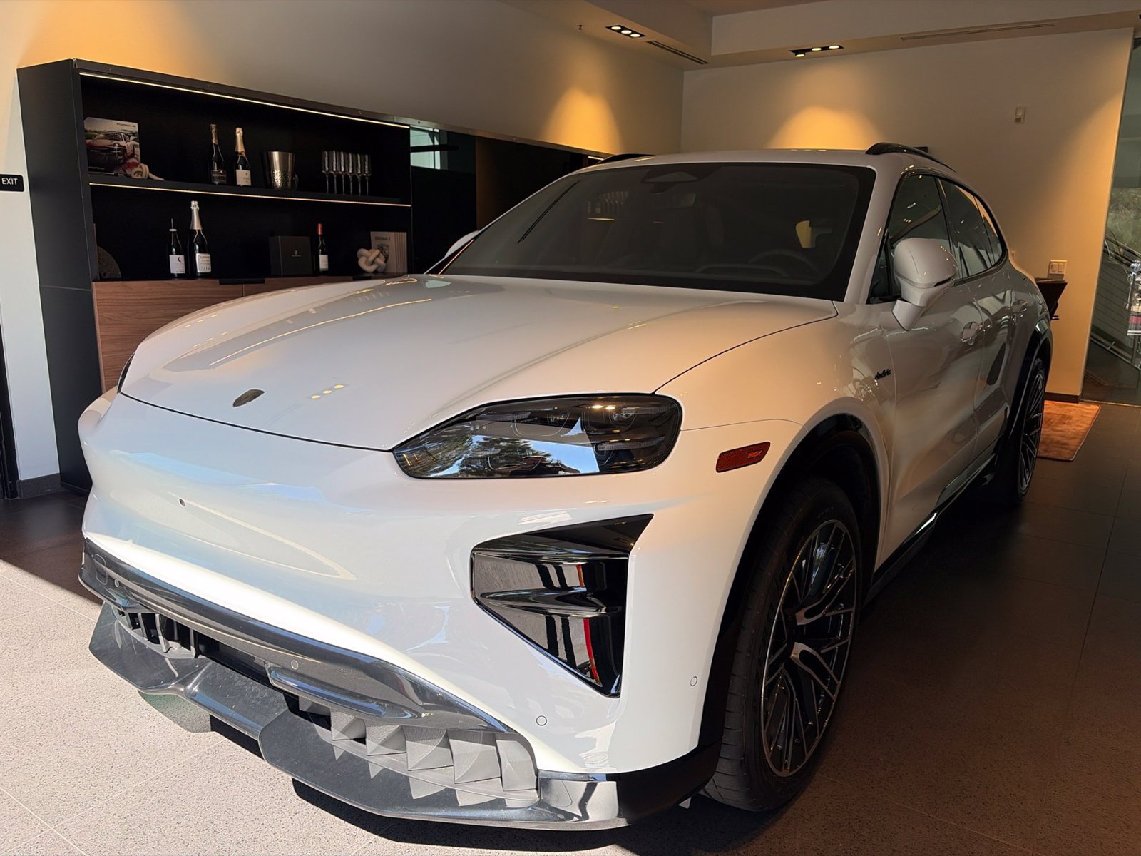 Certified 2026 Porsche Cayenne Turbo AWD/4WD image 2