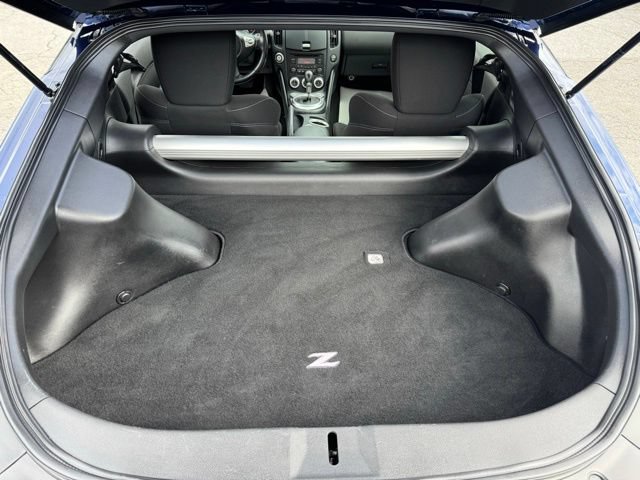 Used 2016 Nissan 370Z Coupe RWD image 11