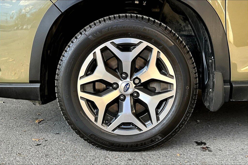 Used 2022 Subaru Forester Premium image 17