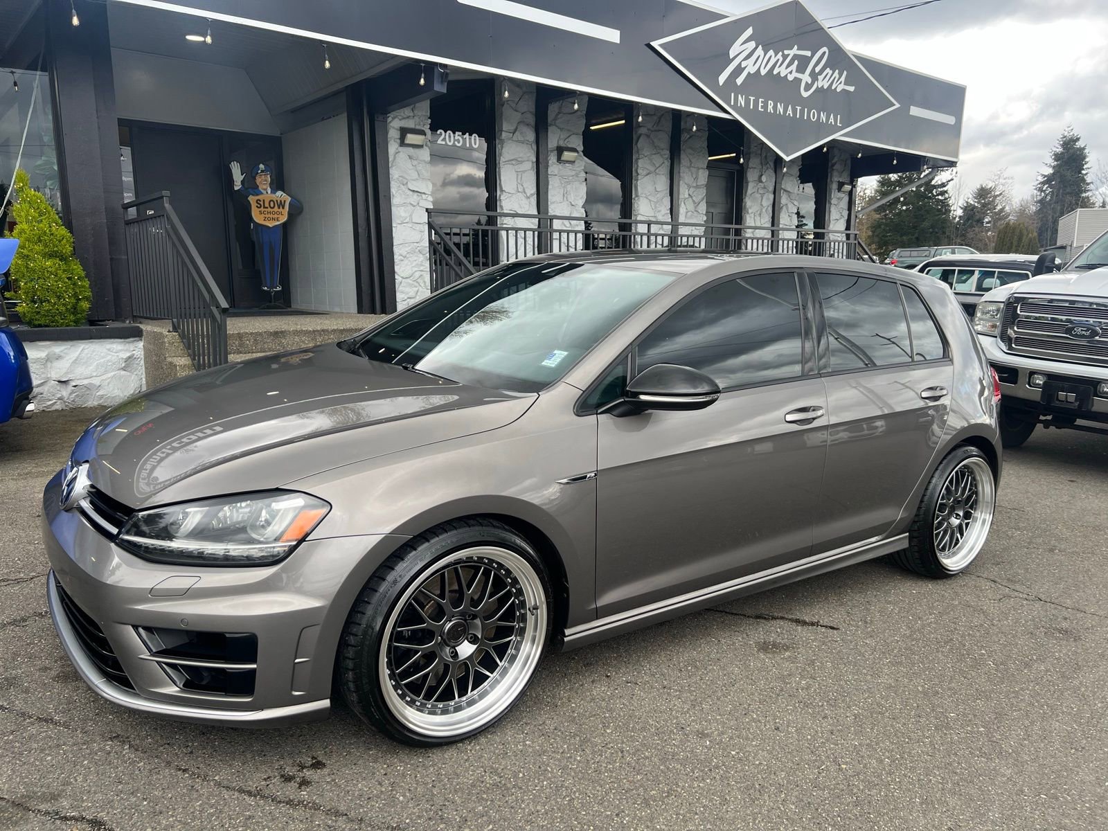 Used 2017 Volkswagen Golf R 4-Door AWD/4WD image 1