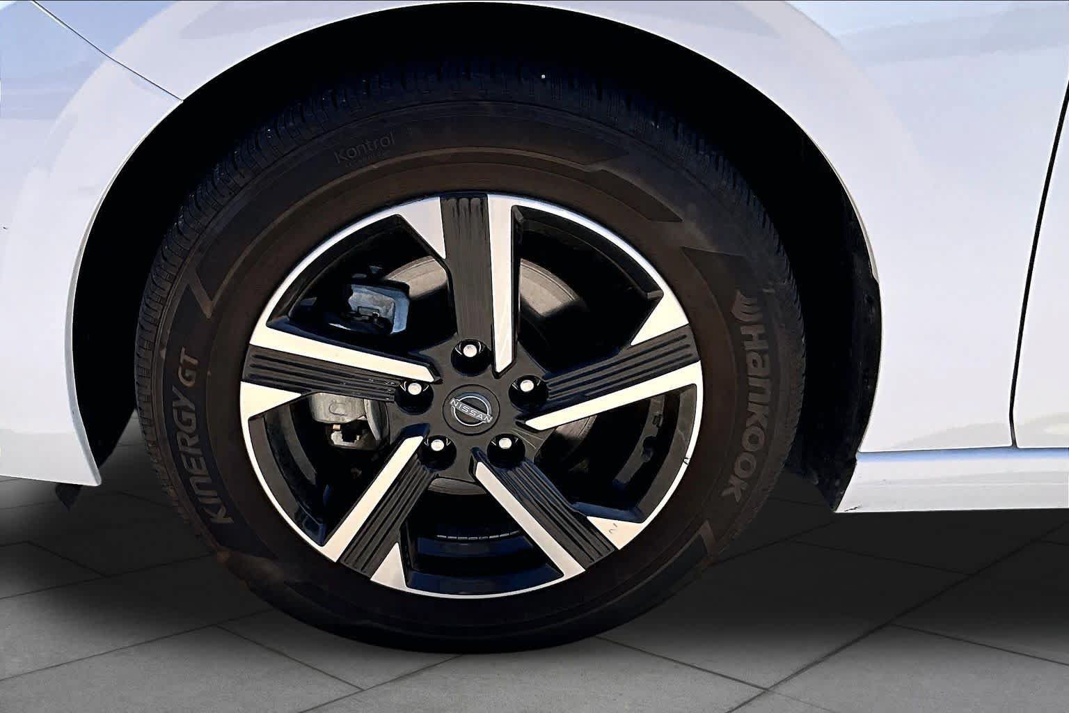 Used 2025 Nissan Sentra SV FWD image 7