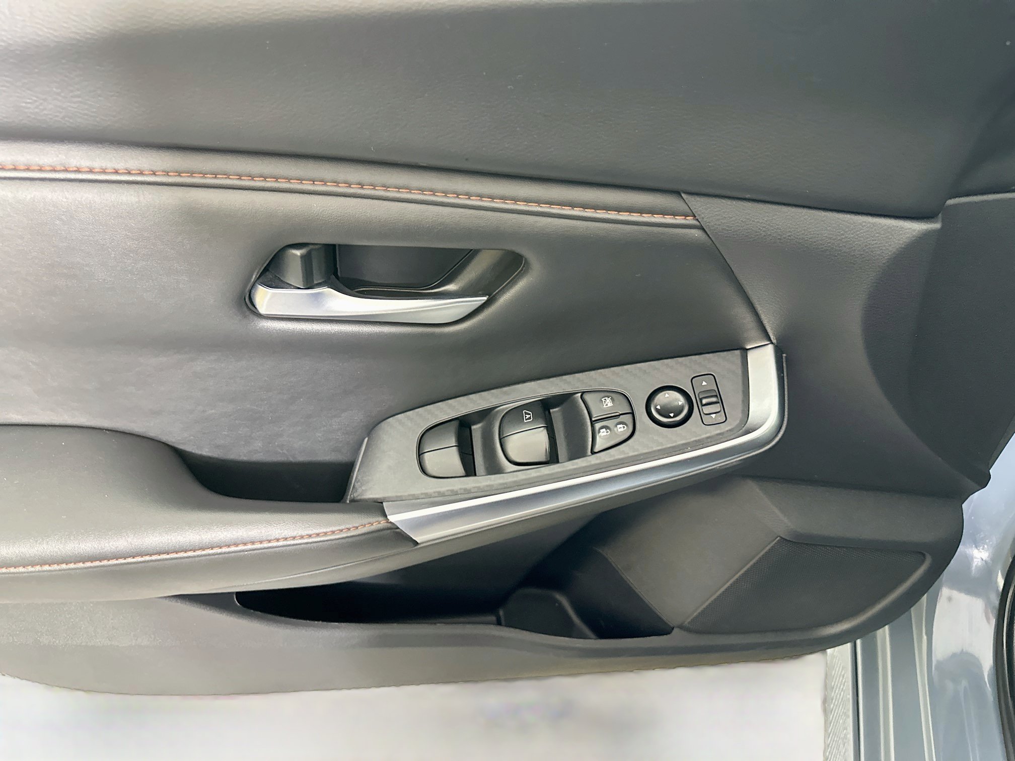 Used 2025 Nissan Sentra SR FWD image 15