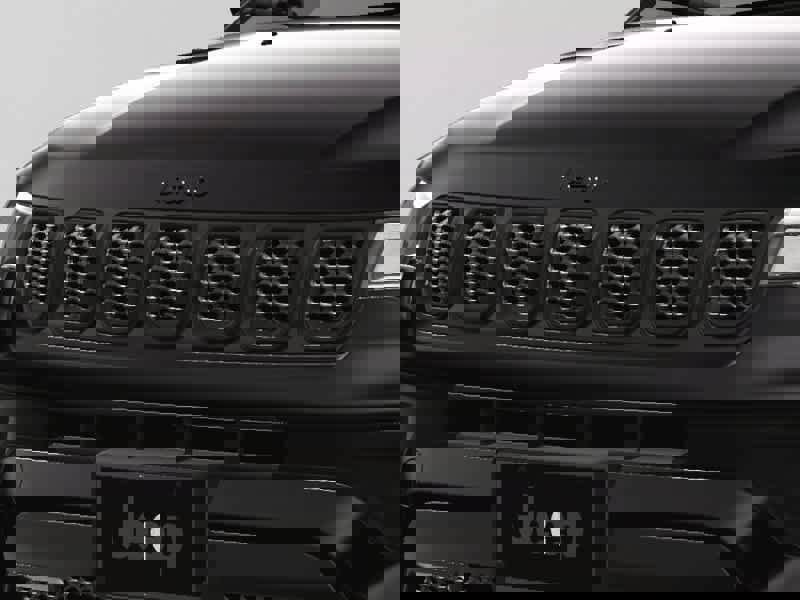 Used 2025 Jeep Compass Latitude w/ Sun & Sound Group AWD/4WD image 14