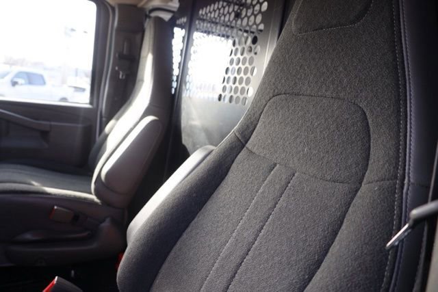 Used 2023 Chevrolet Express 2500 w/ Driver Convenience Package image 18